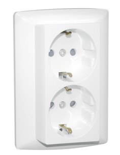 TOMADA DUPLA SCHUKO MONOB C/OBTUR BRANCA