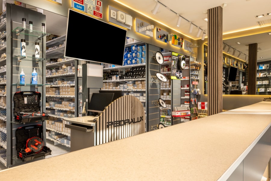 Balção Loja Pedralux para eletrecistas